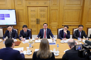 Mongolia pushes for greater benefits from Oyu Tolgoi project